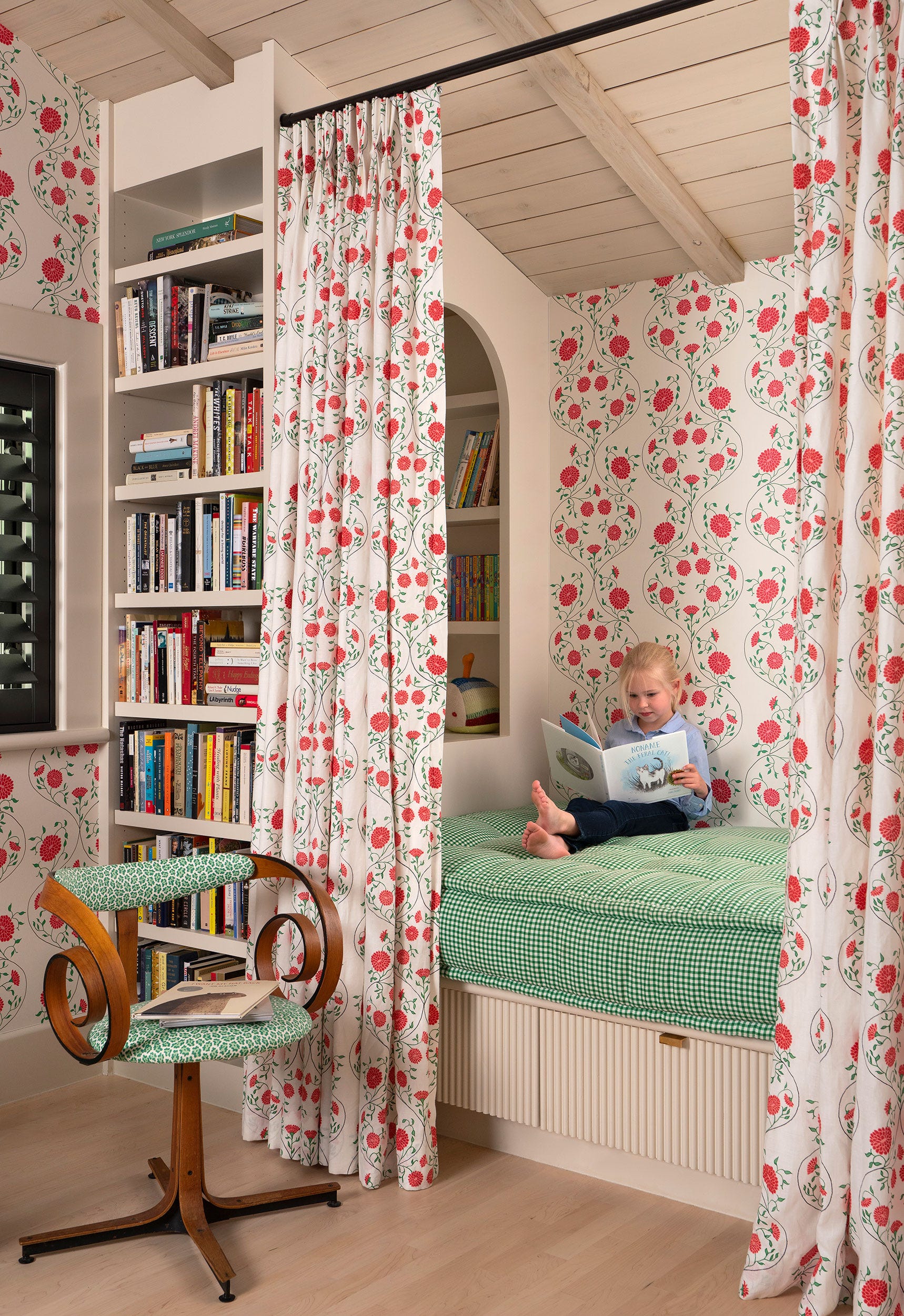 Built-in Niche With Green Gingham Cushion Creates a Cozy Reading Nook