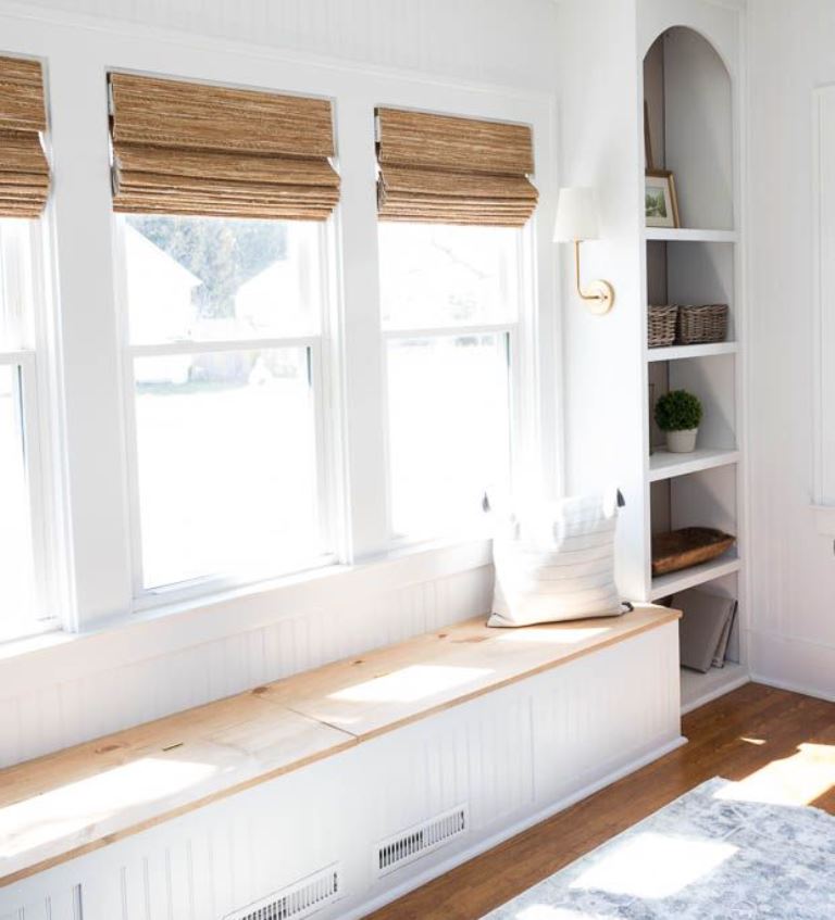 White Beadboard Bench With Lift-Top Storage Hides Clutter