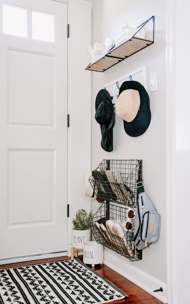 Woven Plate Wall Display Adds Rustic Charm