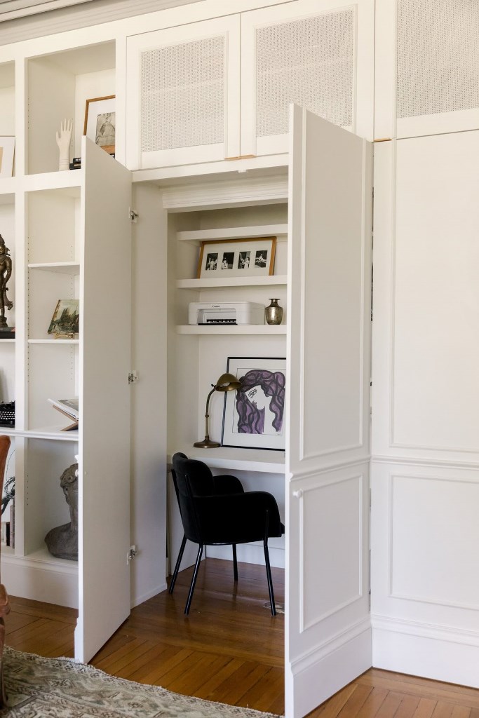 Concealed Nook Desk With Integrated Shelving Creates a Workspace