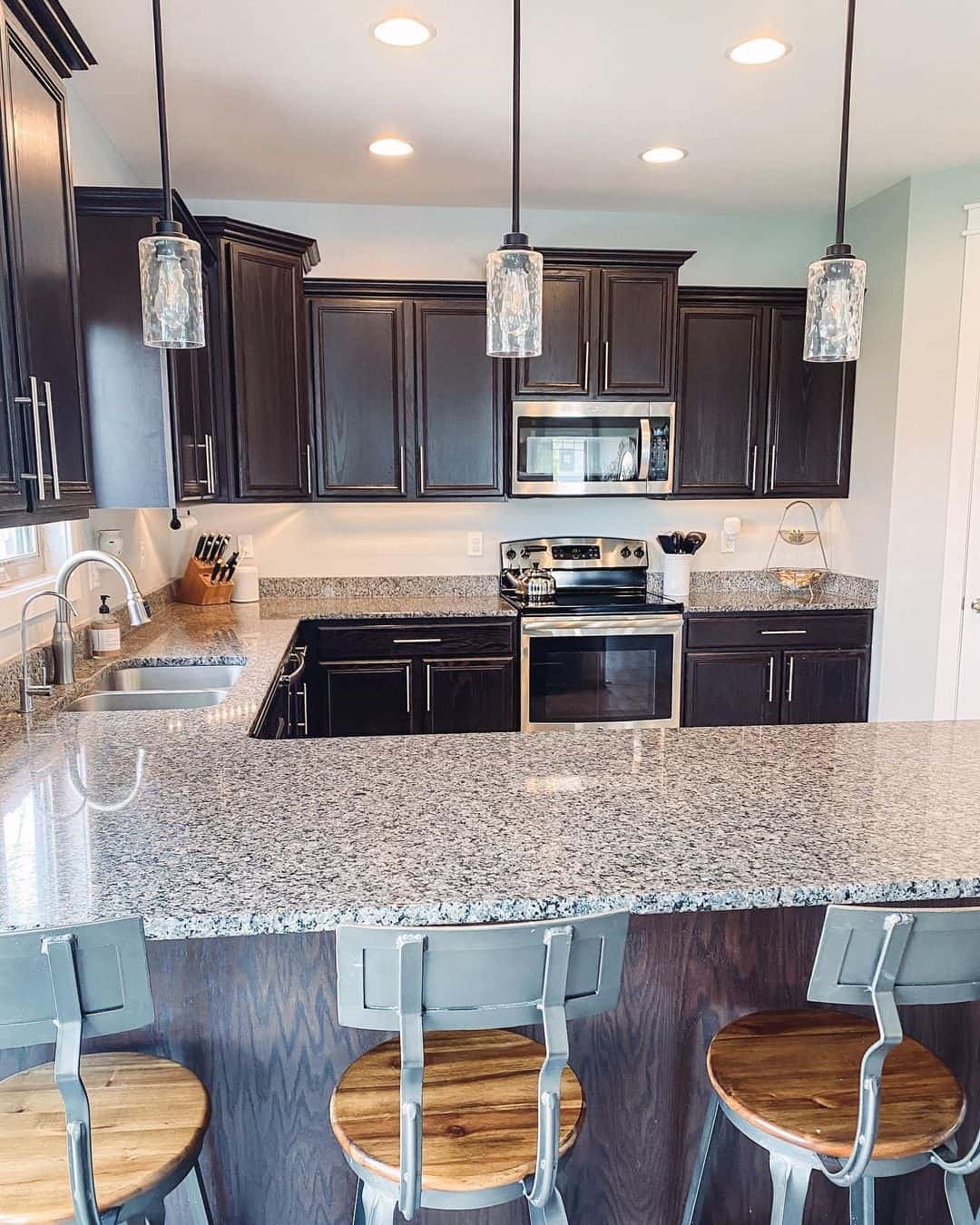 Monochrome Kitchen With Granite Countertop
